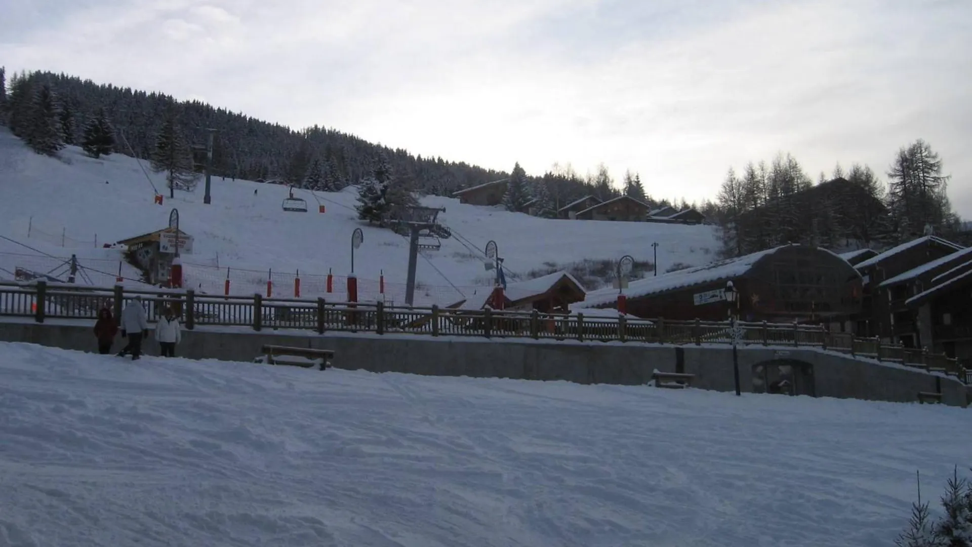 Apartment Studio Divisible 4 Pers, Animaux Acceptes, Proche Pistes - La Plagne - Fr-1-353-11